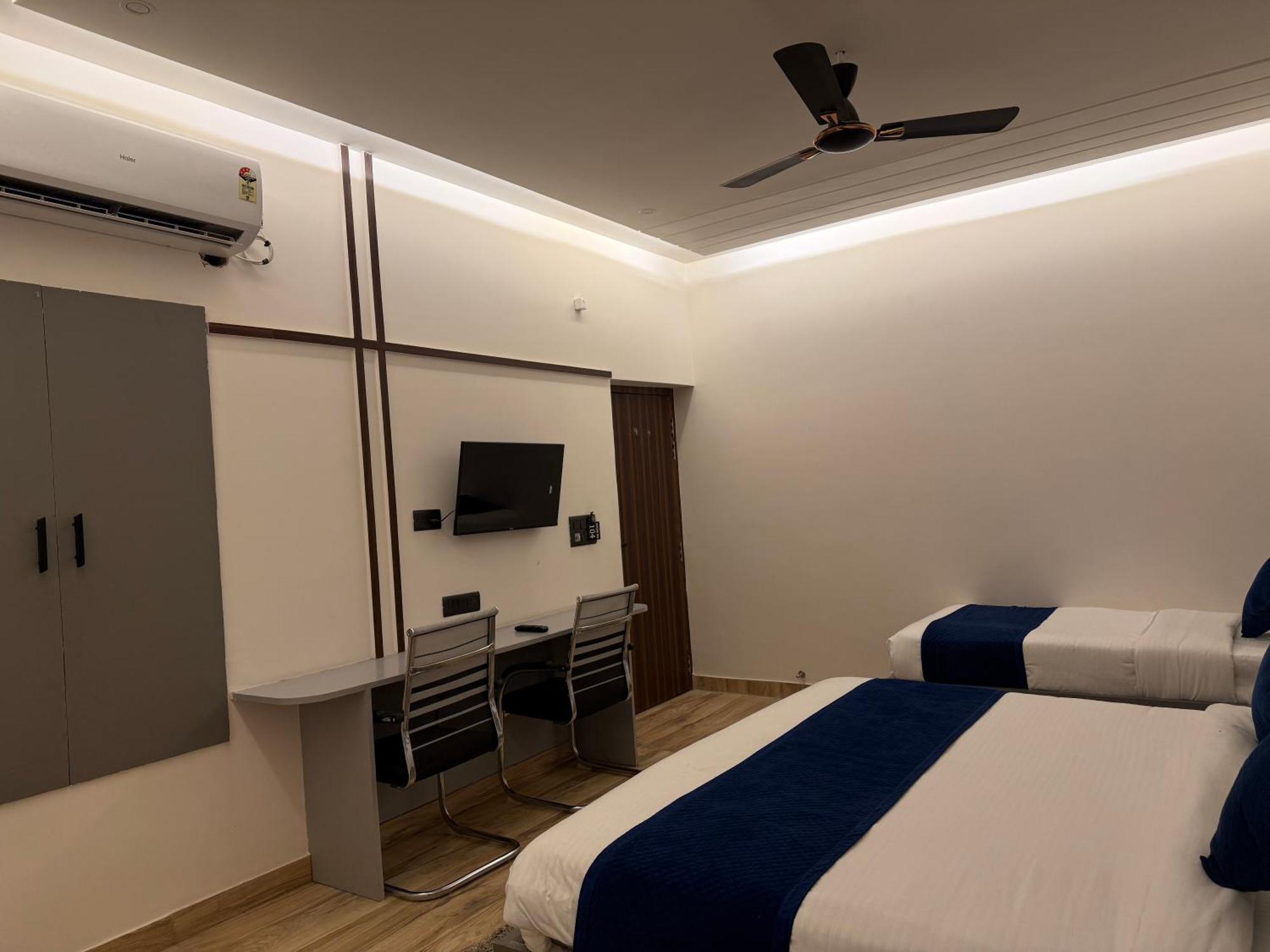 Hotel Taj Way By Jyoti Villa อัครา ภายนอก รูปภาพ