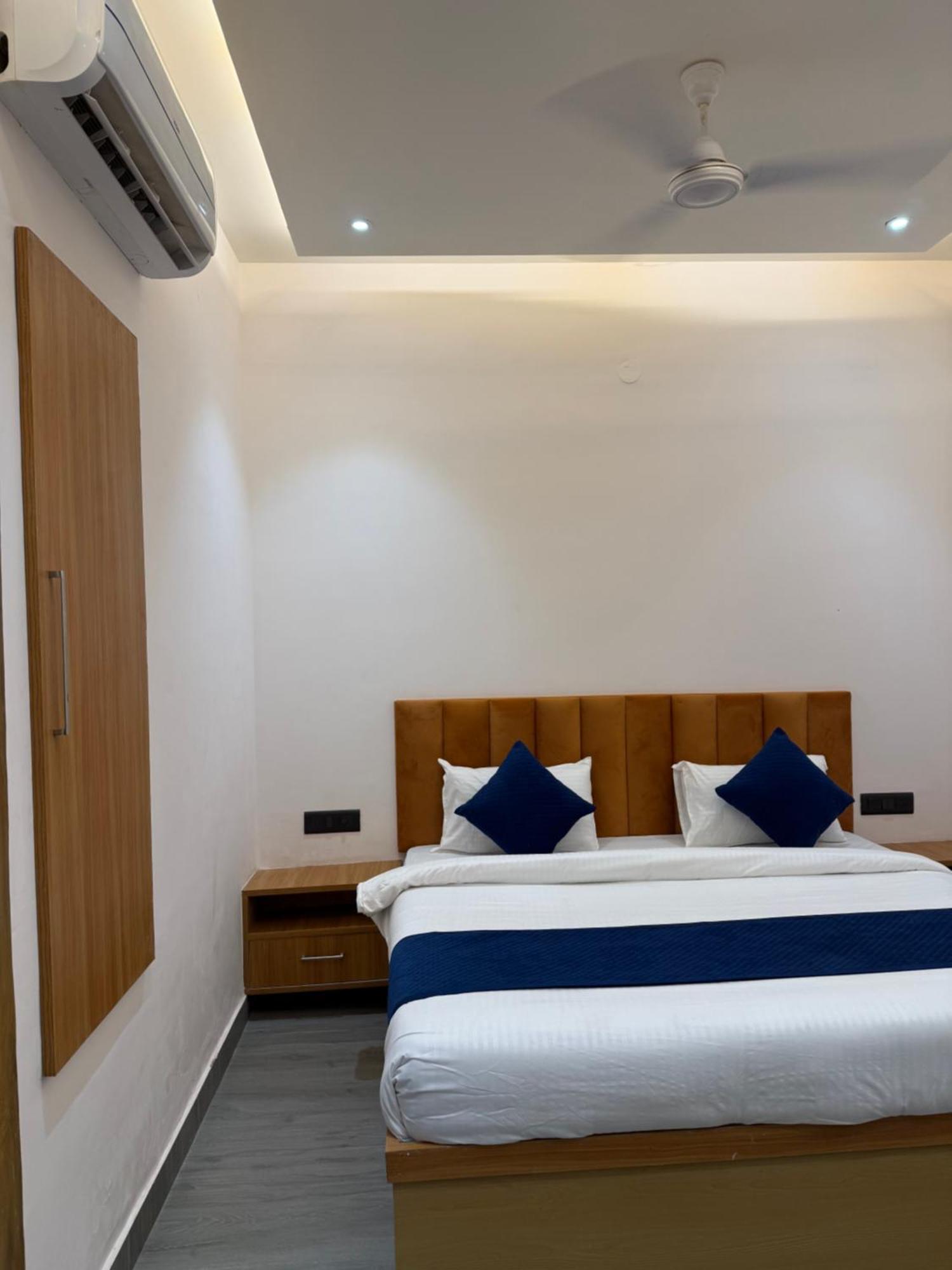 Hotel Taj Way By Jyoti Villa อัครา ภายนอก รูปภาพ